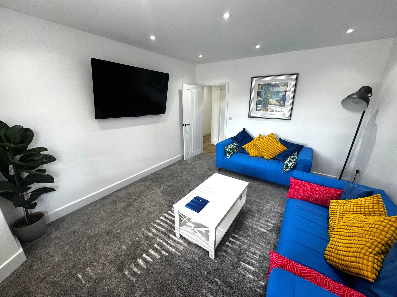 park view holiday lets living room image